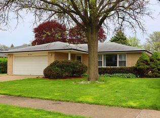 807 S Lancaster St, Mount Prospect, IL 60056