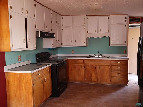 4th image of 913 S 10th St