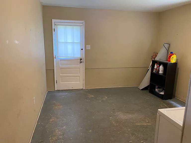 2305 Lawrence Dr — Photo 10