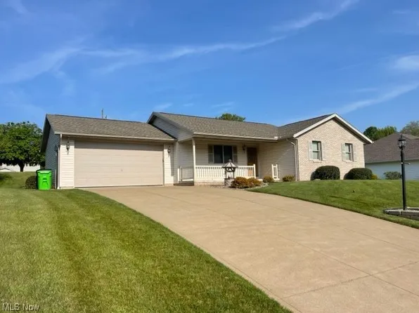 1262 Brandi Dr SW, Strasburg, OH 44680