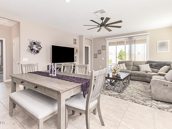 3rd image of 2149 N CAMDEN Drive