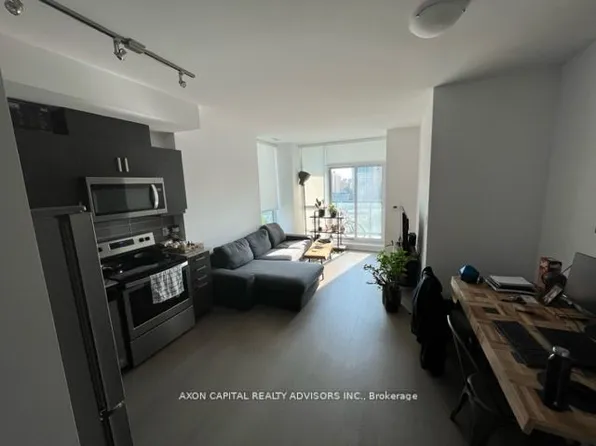 1486 Bathurst St, Toronto, ON
