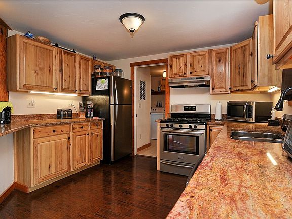 2nd image of 447 Arapaho Cir