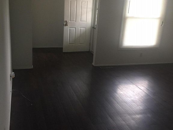 3rd image of 792 Heritage Dr