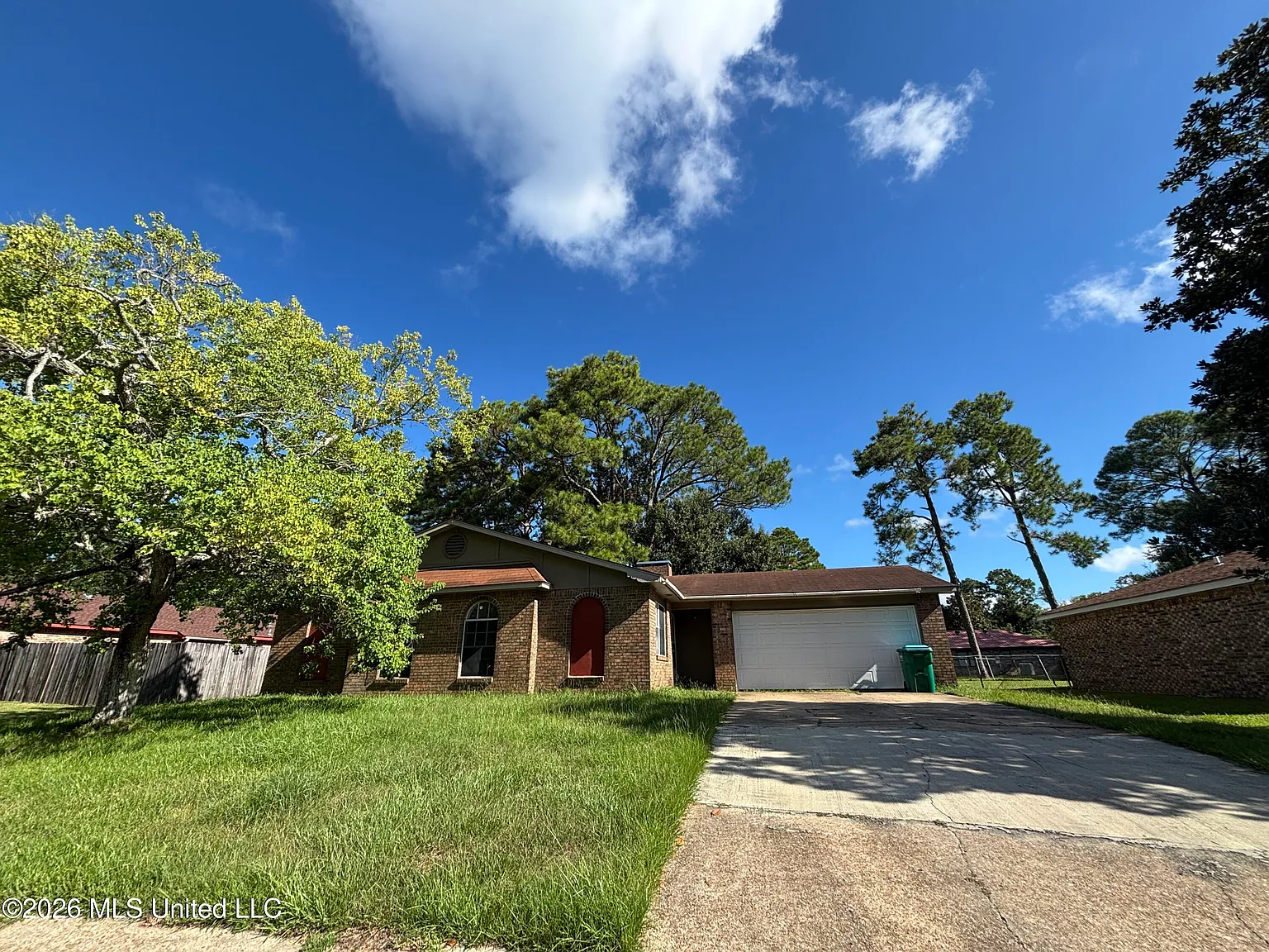 3 bed, 2.0 bath, 1415 sqft, $1,300 — Photo 1