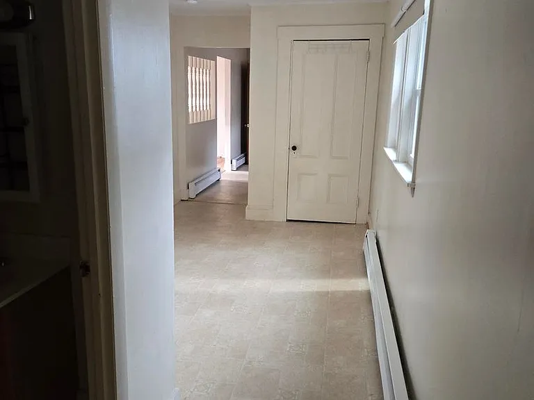 187 Essex St — Photo 5