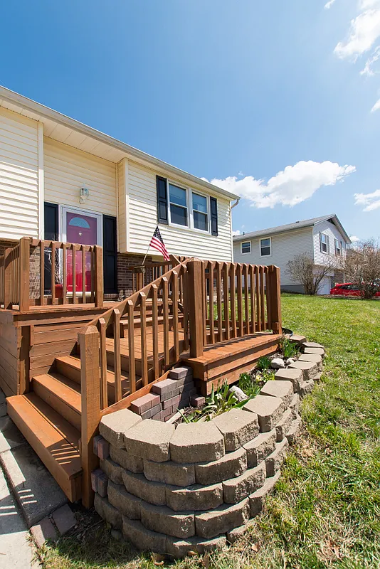 242 Porter Dr photo 1