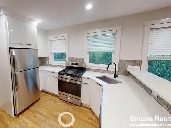 6 Belvidere Pl #1, Cambridge, MA 02139
