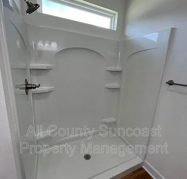 365 Elliott Dr — Photo 10