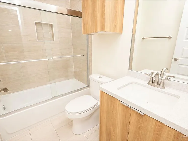 2904 E Israel Ave #C — Photo 9