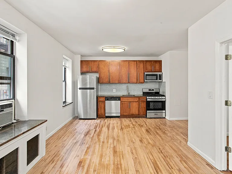 1494 Ocean Ave #3E — Photo 3