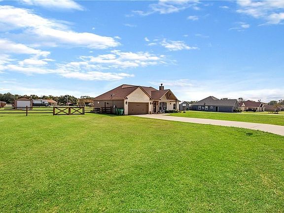 3rd image of 4185 Green Pastures
