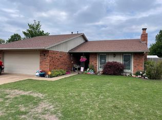 914 Quail Creek Dr, Enid, OK 73703