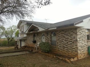 444 County Road 1629, Moore, TX 78057