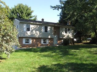 1446 Esther Dr, Lebanon, PA 17042