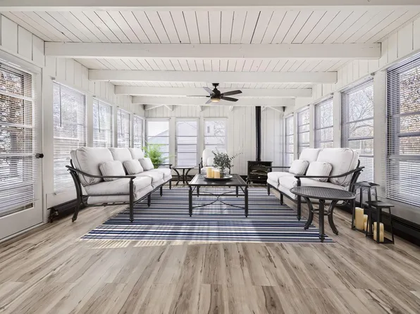 15650 Fish Point Rd SE, Prior Lake, MN 55372