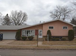 915 S 13th Ave, Wausau, WI 54401