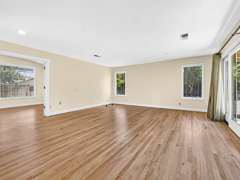 2628 Superior Dr — Photo 36