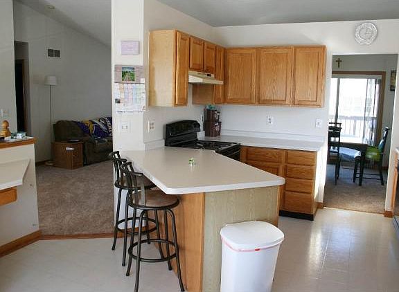 2nd image of 18542 Edgewood Ct