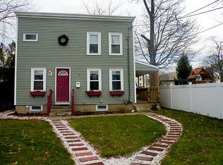 4 Avenue A, Riverside, RI 02915