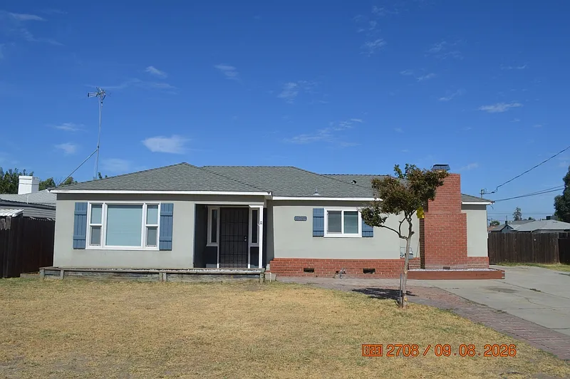 2 bed, 1.0 bath, 1188 sqft, $1,950 — Photo 1