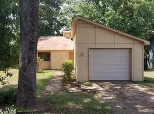 36 Prince Dr, Maumelle, AR 72113