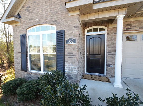 2nd image of 352 Norfolk Dr