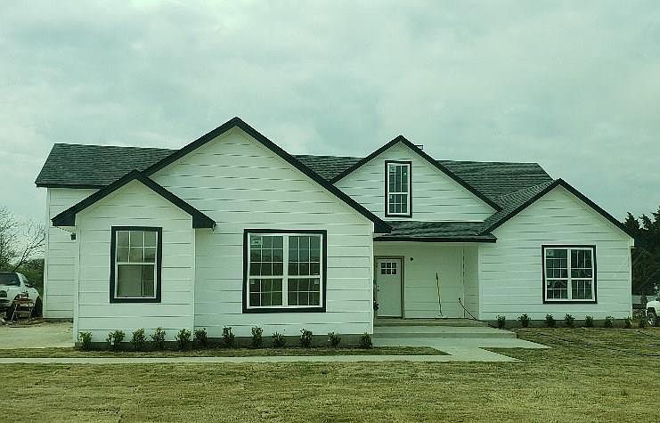 1st image of 120 Scarlet Oaks Dr
