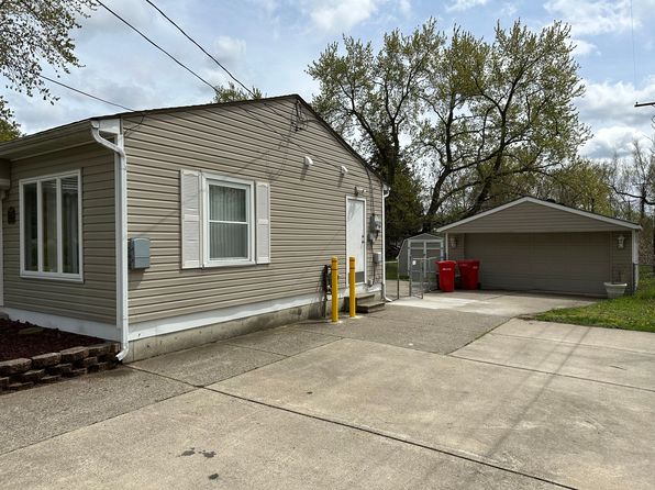 27325 Byron St, Southfield, MI 48033