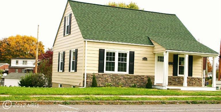 1st image of 1020 Oxford Cir