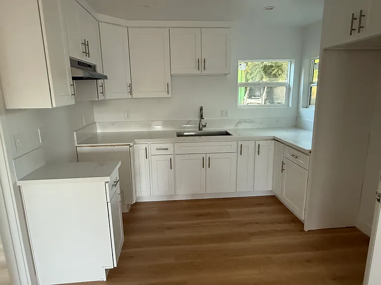 12603 Ralston Ave — Photo 2