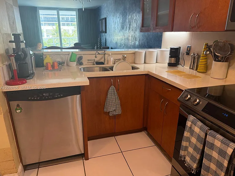 5880 Collins Ave #406 — Photo 10
