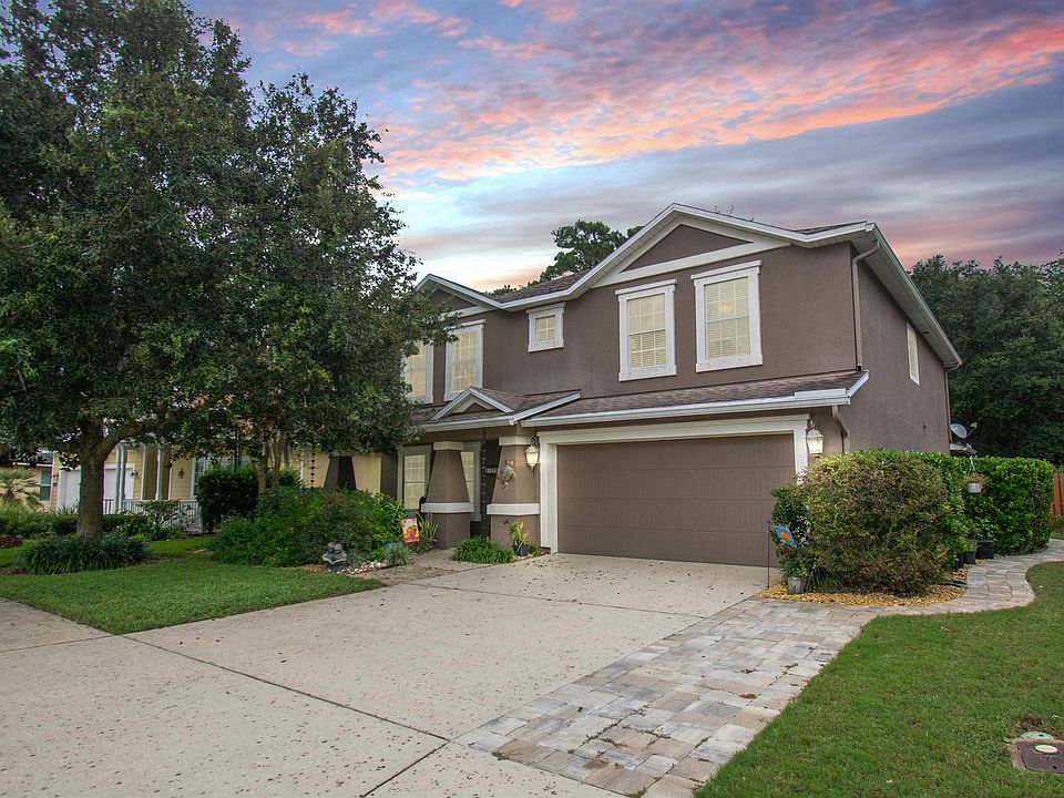1st image of 262 Roaring Brook Dr