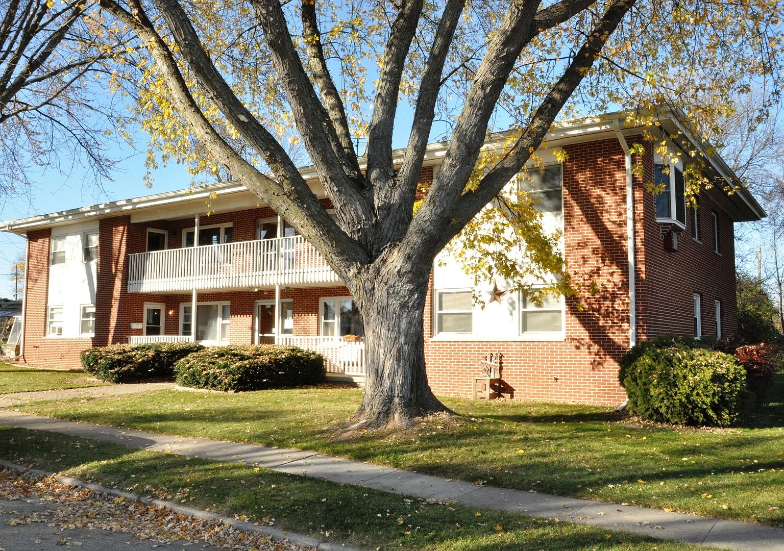 915 E Main St 90002, Waupun, WI 53963 Zillow