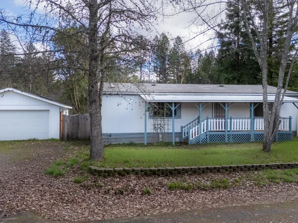629 Frederick Ct, Cave Junction, OR 97523