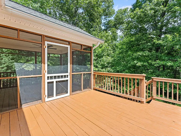 5701 Hereld Green Dr — Photo 28