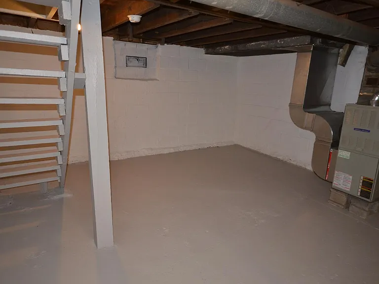 130 Roswell St — Photo 15