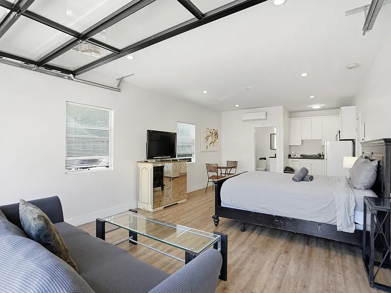 1629 Polk Ave #A — Photo 6