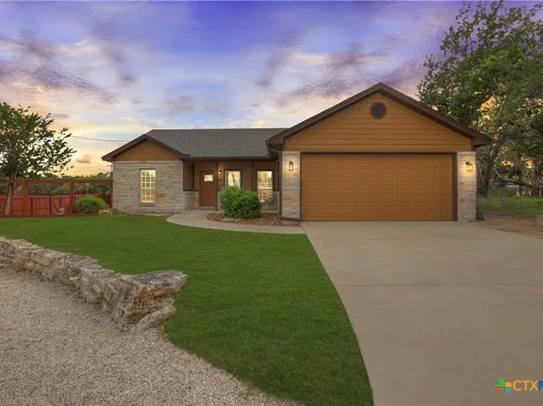 596 Riviera Dr, Canyon Lake, TX 78133