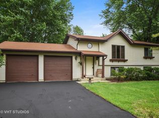 208 Venice Rd, Lakemoor, IL 60051