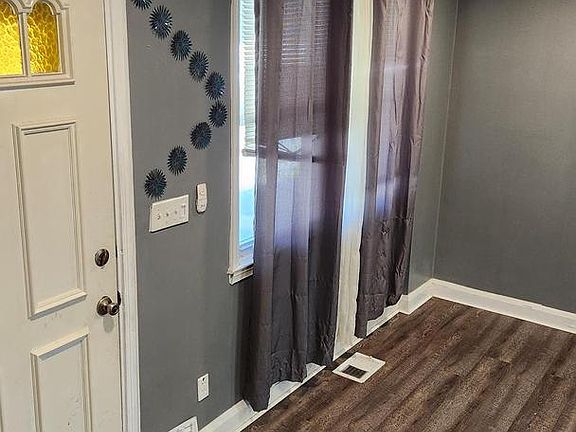 2nd image of 1024 Wicklow Rd
