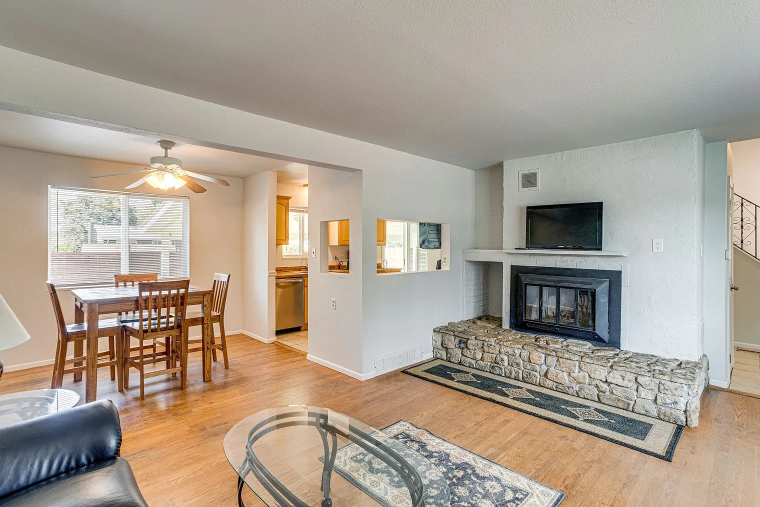 3 bed, 1.0 bath, 1689 sqft, $5,225 — Photo 1