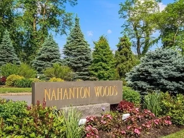 210 Nahanton St APT 111, Newton, MA 02459