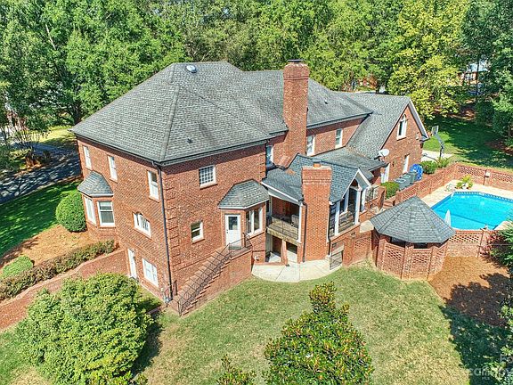 4th image of 4814 Lindstrom Dr
