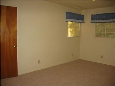 5th image of 727 Firefly Dr