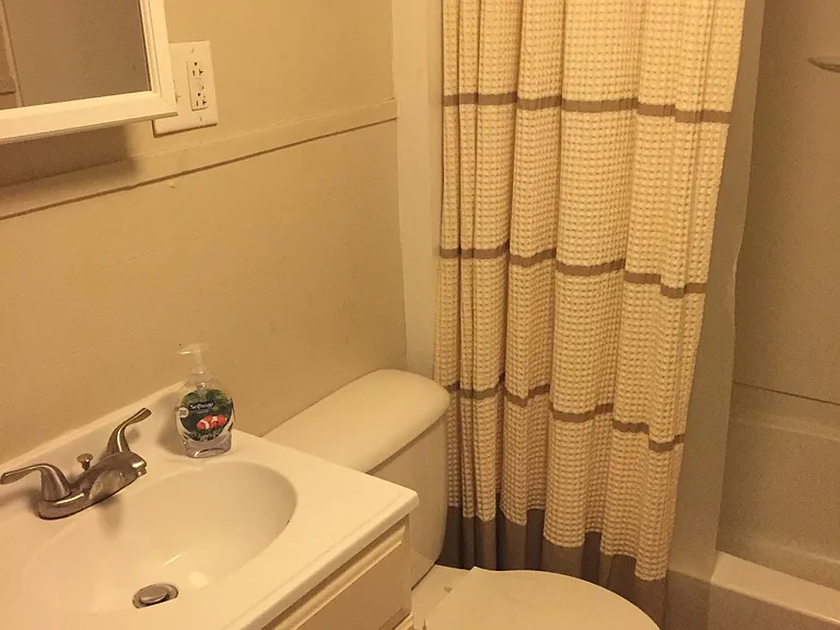 623 Coffeen St #A — Photo 2