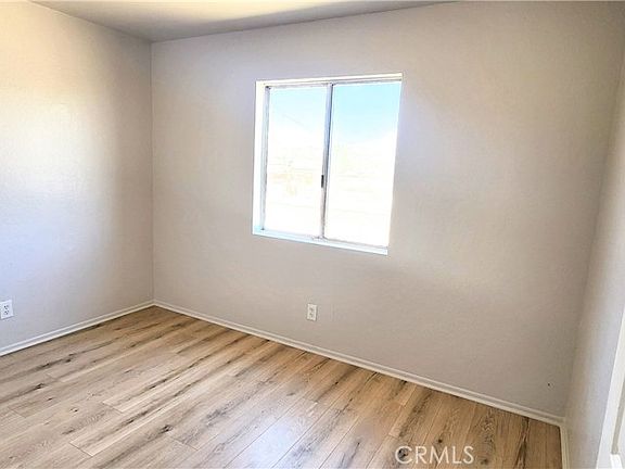 5th image of 6474 Camarilla Ave