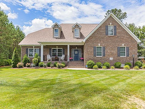 2nd image of 4801 Queen Carolyn Ln