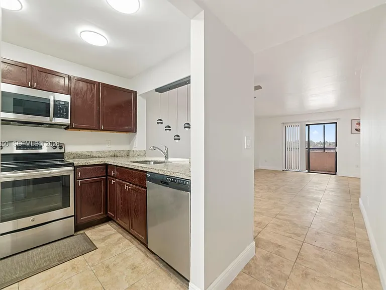 880 NE 207th Ter #20210 — Photo 4
