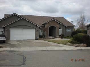 2750 W Clinton Ct, Visalia, CA